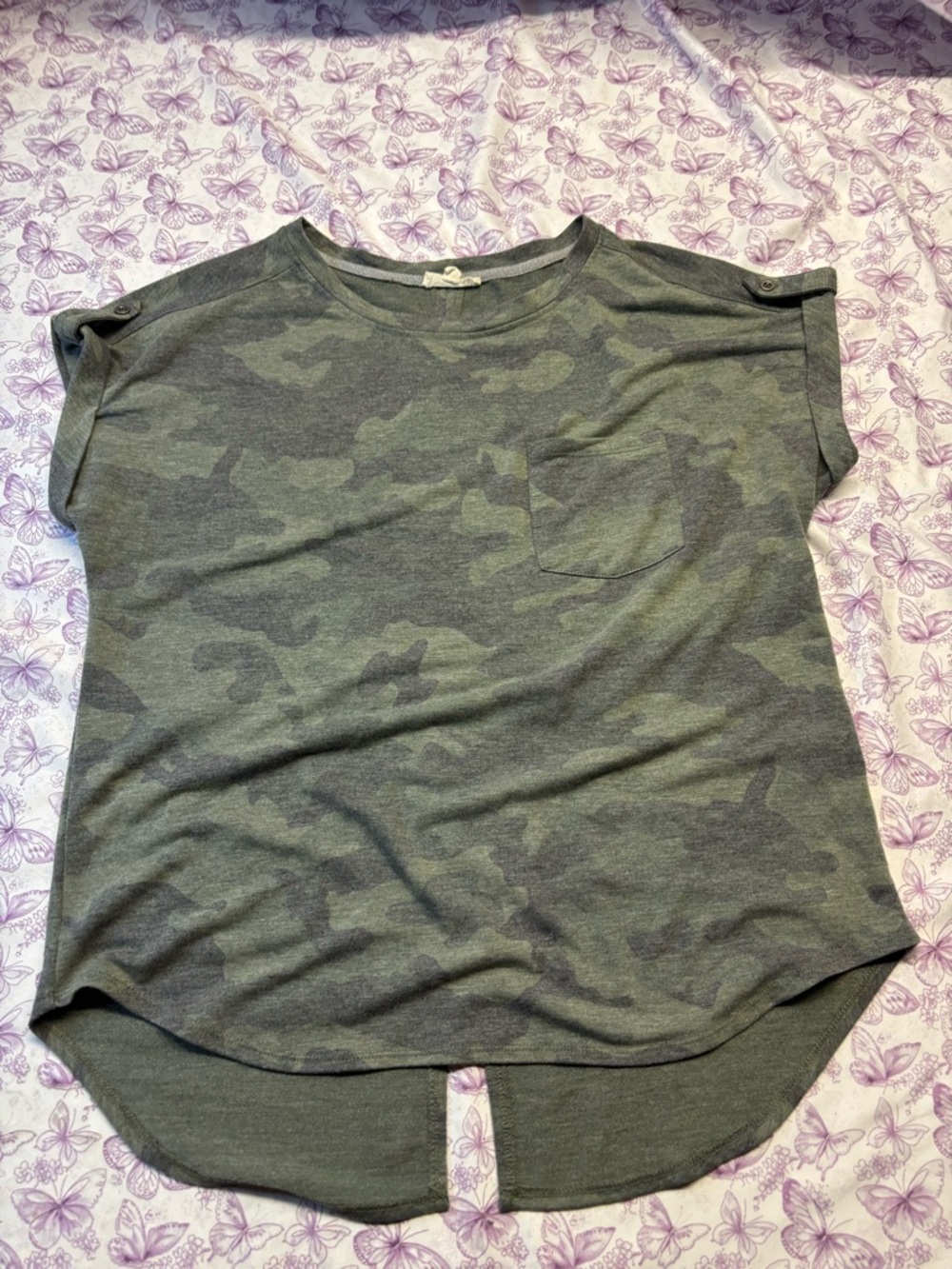 🍄Jane and Delancey Camo Short Sleeve Pocket Tee